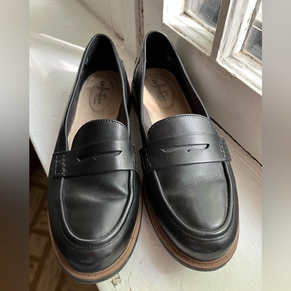 Clark’s Comfort Black Loafers Size 8.5